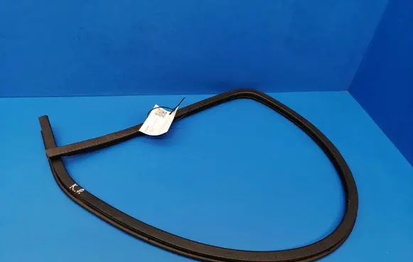 Opel Agila A Front door rubber seal