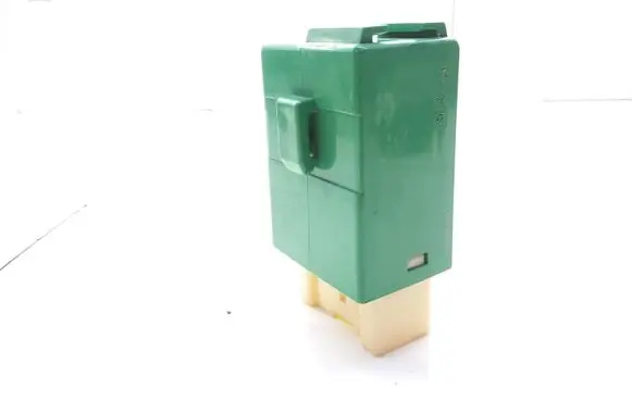 Mazda 626 Central locking relay BG2M67830