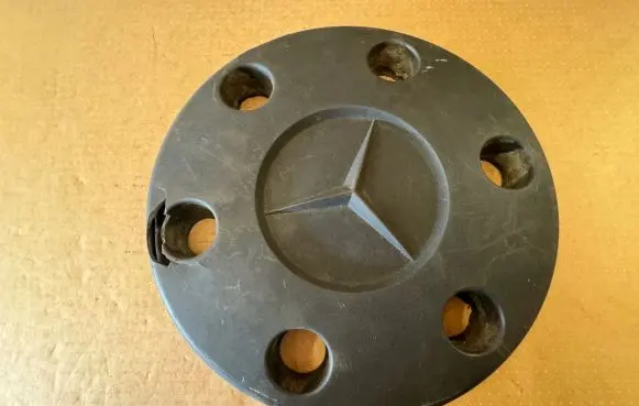 Mercedes-Benz Sprinter W906 Wheel nut cap/cover 6674000325