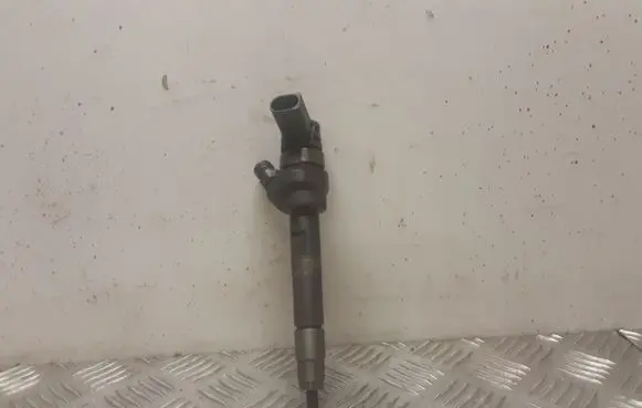 BMW 1 F20 F21 Fuel injector 8576298