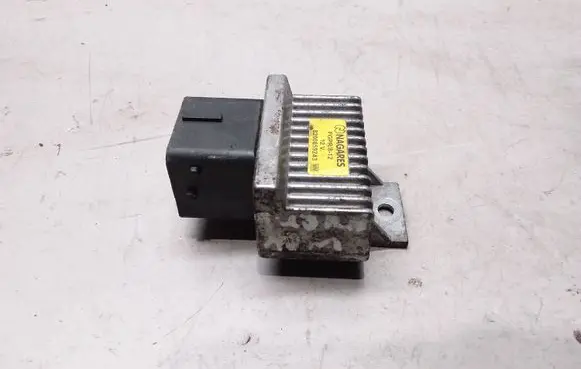 Nissan Qashqai Glow plug pre-heat relay 8200859243