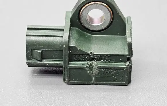 Suzuki Swift II Airbag deployment crash/impact sensor 3893057L00 5WK44158