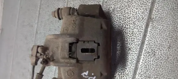 Mercedes-Benz Vito Viano W638 Front brake caliper
