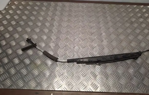 Audi Q7 4L Engine bonnet/hood lock release cable 4L1823535