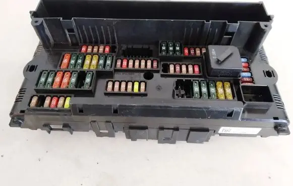 BMW 5 GT F07 Fuse box set 921086101 1-1703344-2d