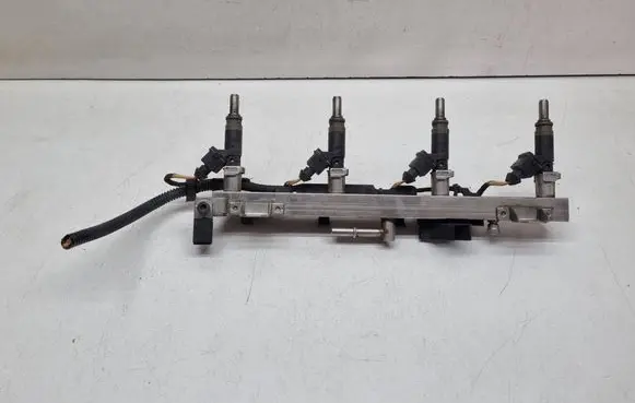 BMW 3 E46 Fuel main line pipe 