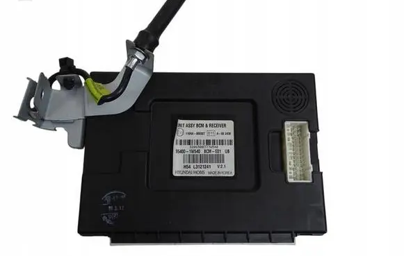 KIA Rio Fuse module 95400-1W540