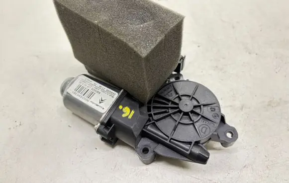 Citroen C4 Grand Picasso Front door window regulator motor 9682495780