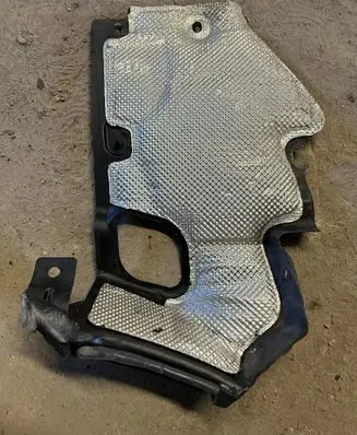Jeep Grand Cherokee Heat shield in engine bay 