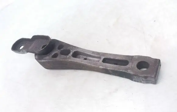 Volkswagen Touran I Engine mounting bracket 1K0199855L