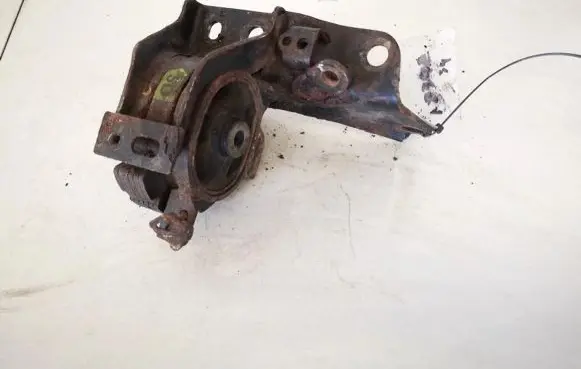 Toyota Corolla Verso AR10 Engine mount bracket