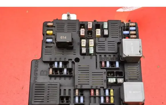 Volvo V60 Fuse box set 32268452