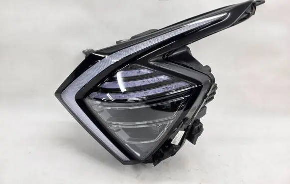 KIA Sportage Headlight/headlamp 92101R2100