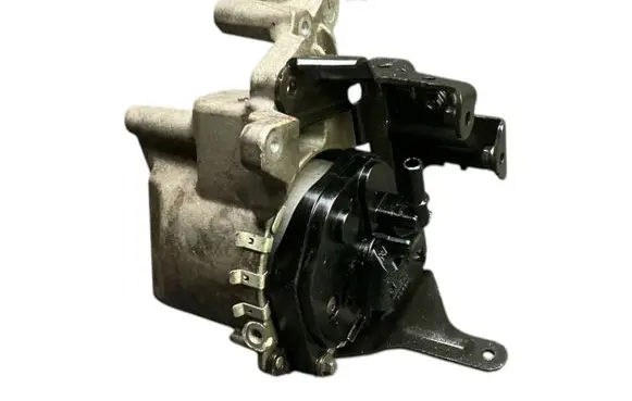 Ford Focus Fuel filter housing AV6Q9180AF