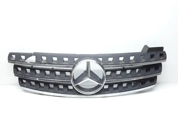 Front bumper upper radiator grill