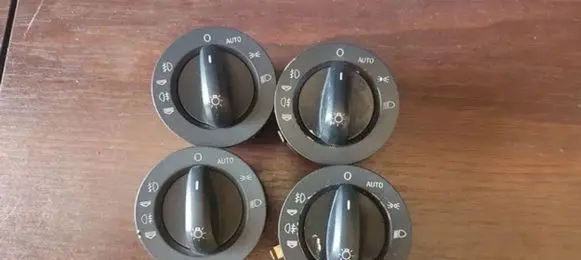 Fog light switch