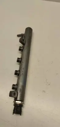 Renault Espace V (RFC) Fuel main line pipe