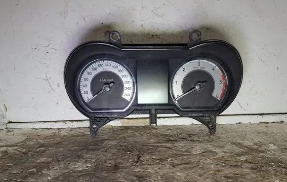 Jaguar XF Speedometer (instrument cluster) 8X2310849KJ
