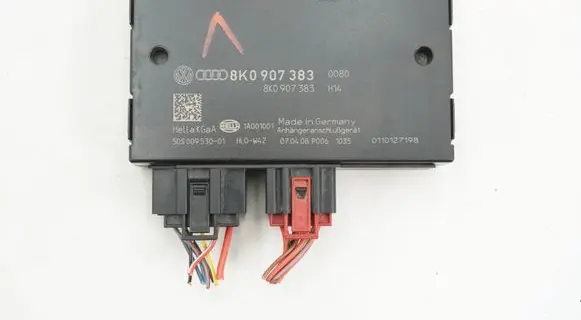 Audi A4 S4 B8 8K Tow bar trailer control unit/module 8K0907383