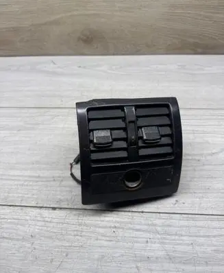 Audi A4 S4 B7 8E 8H Rear air vent grill 4B0819203