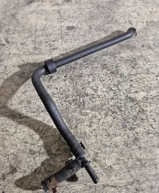 Volkswagen PASSAT B6 Engine coolant pipe/hose