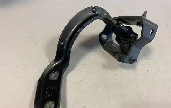 Audi Q7 4M Tailgate/trunk/boot hinge 4M0827300C