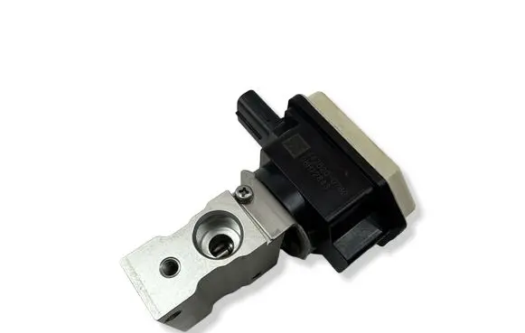 Toyota bZ4X Air conditioning (A/C) expansion valve 4475440011
