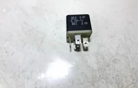 Volkswagen Polo III 6N 6N2 6NF Other relay 141951253b