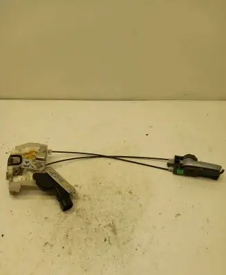 Suzuki Alto Rear door lock G701