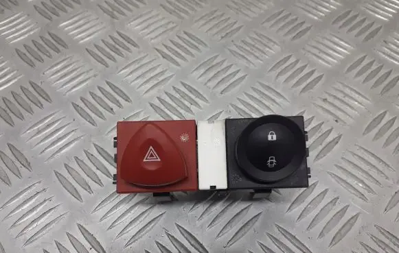 Renault Megane II Hazard light switch 8200407415