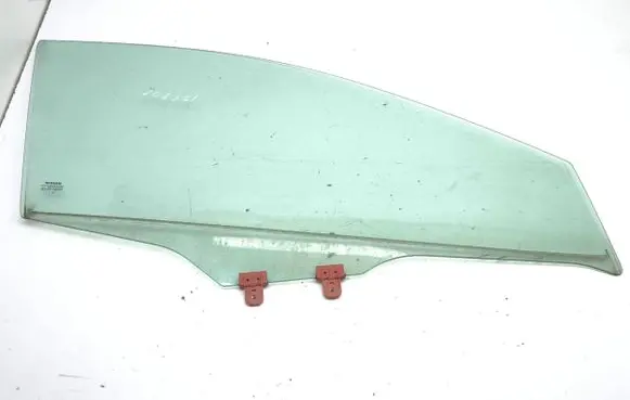 Nissan Qashqai J12 Front door window glass four-door