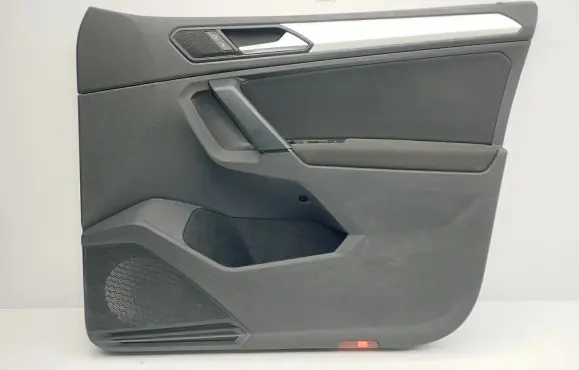 Volkswagen Tiguan Front door card panel trim 5NC867012L