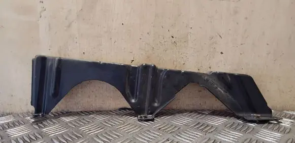 Nissan X-Trail T31 Fender mounting bracket