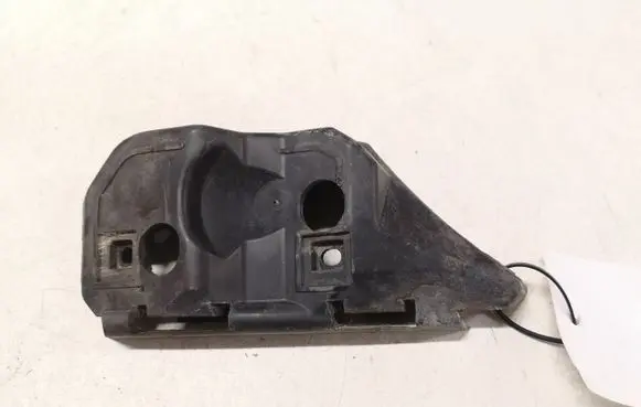 Volvo V50 Front bumper mounting bracket 30655874
