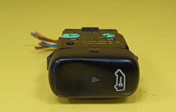 Mercedes-Benz Vito Viano W638 Central locking switch button 32080407