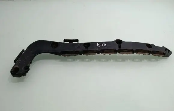 Rear bumper mounting bracket