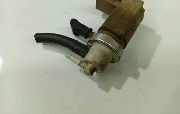 Audi A6 S6 C5 4B Turbo solenoid valve 059906527C