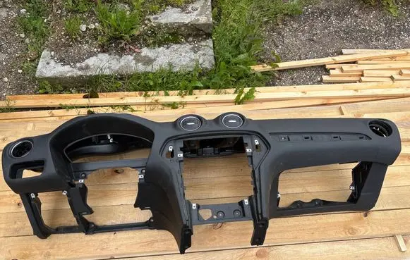 Ford Mondeo MK IV Dashboard 