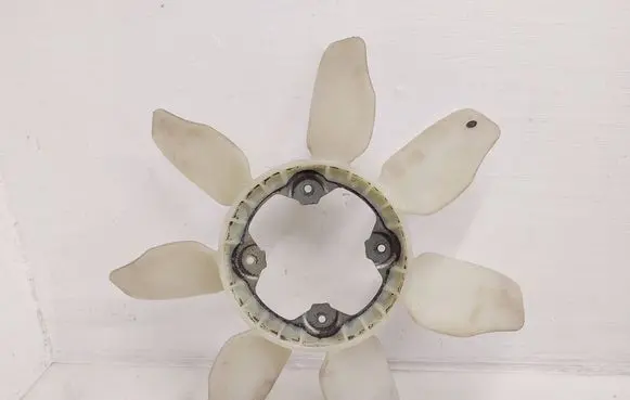 Toyota Hilux VIII Fan impeller PA6GF10