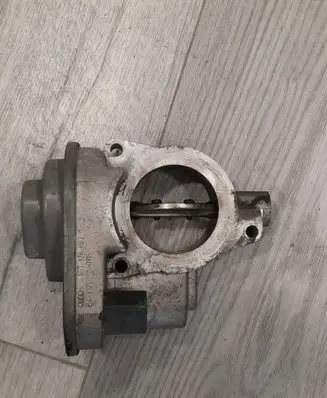 Audi A8 S8 D3 4E Throttle valve 057128063