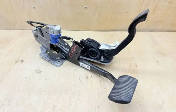 Ford C-MAX II Accelerator throttle pedal AV619F836AB 6PV01036834