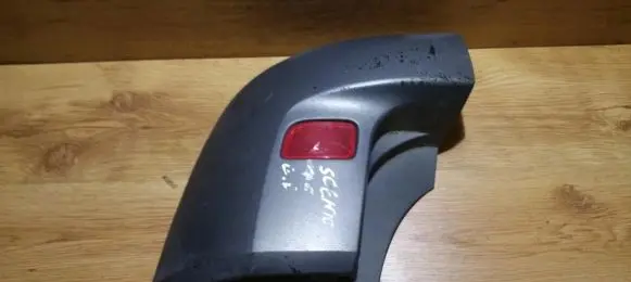 Rear bumper trim bar molding