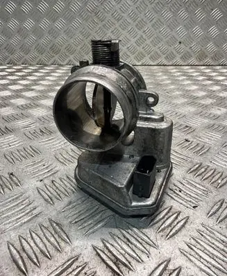 BMW 1 E82 E88 Throttle valve 7804373