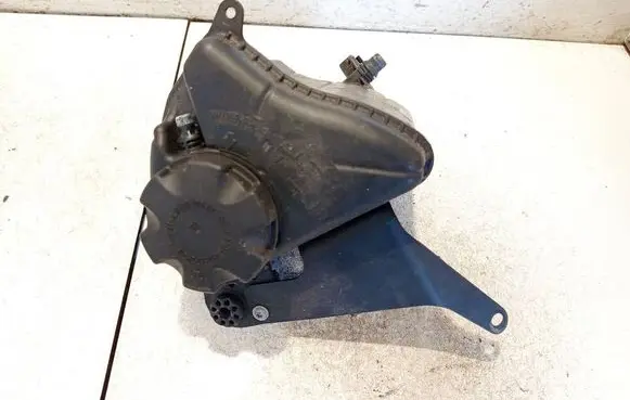 BMW 5 F10 F11 Coolant expansion tank/reservoir