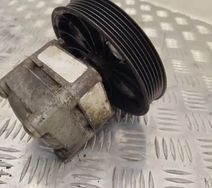 Volvo V70 Power steering pump 9485757 7611332112