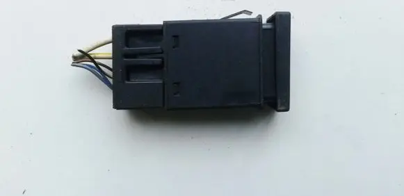 Volkswagen PASSAT B5 Windscreen/window heater switch 3B0959621C