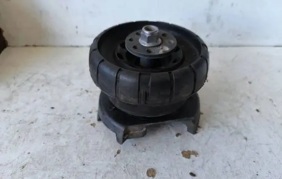 Renault Trafic III (X82) Front upper strut mount 8200904007