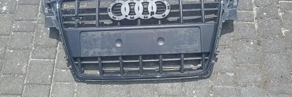 Audi A4 S4 B8 8K Front bumper upper radiator grill 8K0853651B