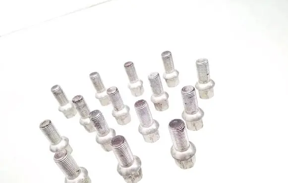 Audi Q2 - Nuts/bolts 