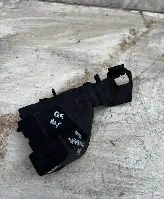 Audi Q5 SQ5 Front bumper mounting bracket 8R0807284C
